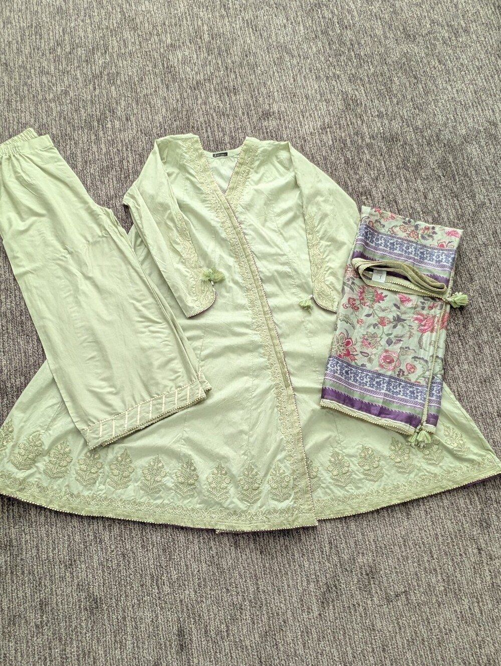 J. Junaid Jamshed Sage Green Dobby 3-Piece Stitched Suit (Size Large / 14)